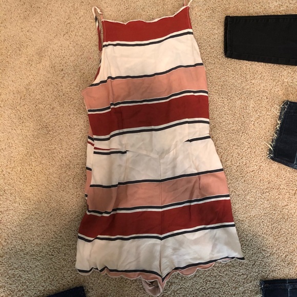 Scalloped stripe romper white peach and red - Picture 2 of 4